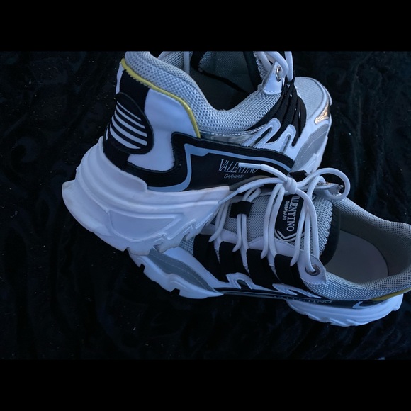 Valentino Mens sneakers designer - Picture 1 of 3